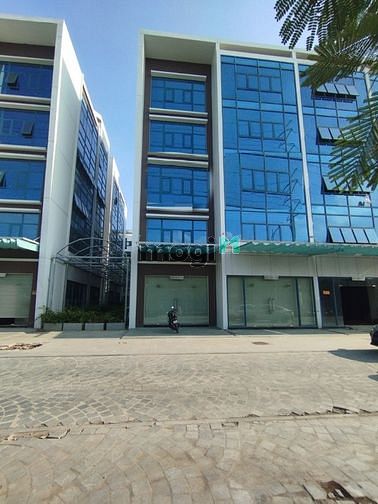 Cho thuê nhà MP Tố Hữu, Hà Đông. DT 180m, 6 tầng, MT 12m, hoàn thiện m