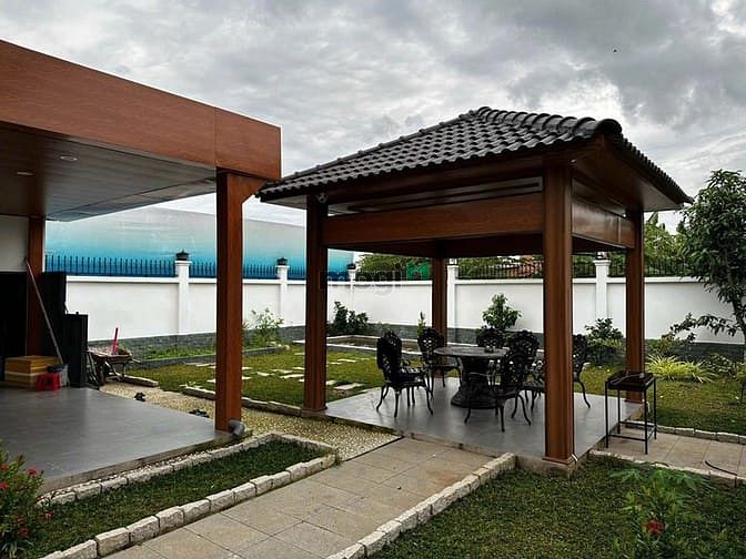 Bán Nhà biệt thự vườn DT 570m2. Giá 9 tỷ