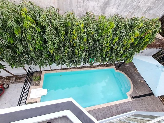 Cho thuê Villa khu Compound quốc Hương. DT 400m2 có hồ bơi giá 4.200$