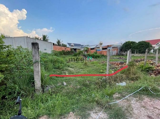 Bà dì kẹt tiền cần bán miếng đất mặt tiền đường trường chinh  6 x24 tc