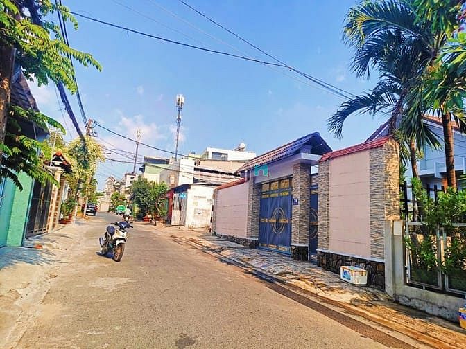 Mặt tiền đường số, xây cao 4 tầng, gần Phạm Văn Đồng, Linh Tây, 5.5Ty