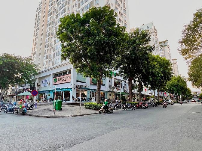 BÁN shop Sky Garden, mặt tiền Phạm Văn Nghị, Phú Mỹ Hưng 168m2 giá rẻ
