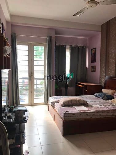 Bán nhà đẹp mới - gần mặt tiền đường Nguyễn Tiểu La. 3 tầng lầu.