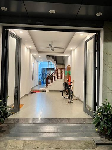Nhà đẹp ngõ thông ô tô Bồ Đề 52m2-5 tầng full đồ gần hồ và ô tô tránh