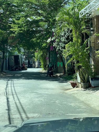 Bán nhà Hoàng Quốc Việt, đẹp long lanh, xe hơi đậu cửa 86m2 nhỉnh 7 tỷ