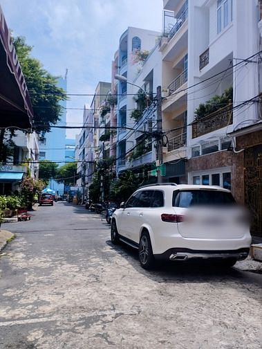 Cho thuê nhà nguyên căn đường xe hơi Sư Vạn Hạnh, Quận 10
