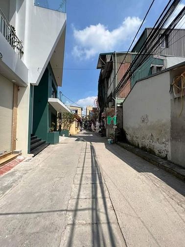 Nhỉnh 1 tỷ - ô tô vào - Bán đất Cự Khối, Long Biên