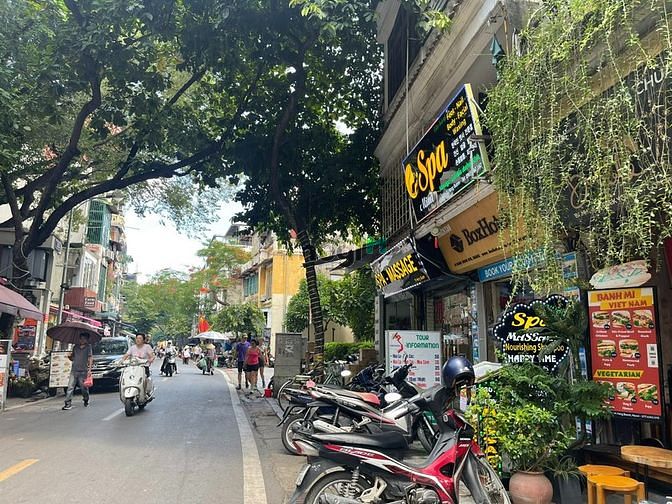 Bán mảnh đất mặt đường Hoàn Kiếm - khu phố Tây Tạ Hiện, 102m2, 55 tỷ