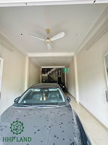 Cho thuê nhà 1 trệt 2 lầu mặt tiền khu D2D 5 phòng