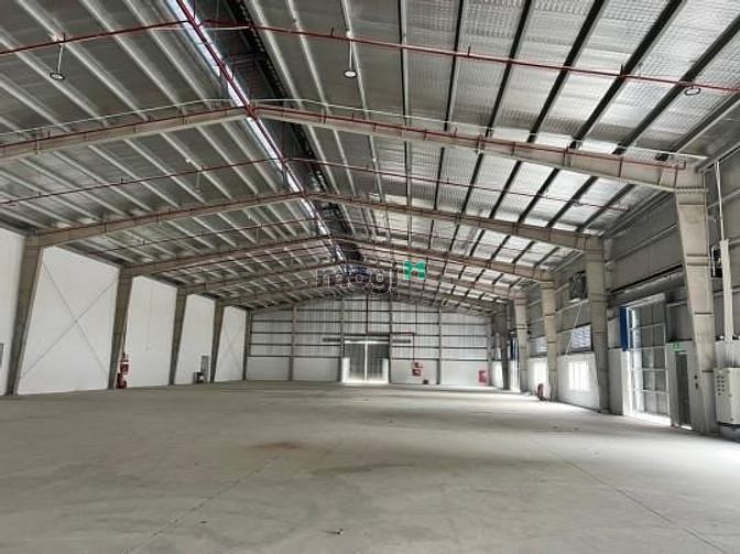 Cho thuê kho xưởng giá tốt tại 2 mặt tiền đường QL1A, Tp. Thủ Đức.