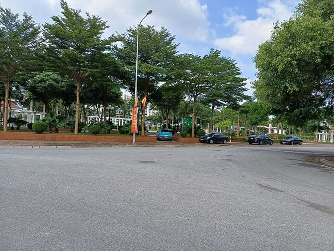 Mặt phố Phạm Khắc Quảng  quận Long Biên 52 m2 MT 4,5 m . Giá 9,5 tỷ