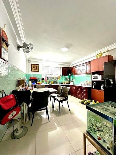 Hai mặt hẻm ô tô vô nhà khu bàu cát, 60m, 4x15m, 4 tầng, 11.xx tỷ