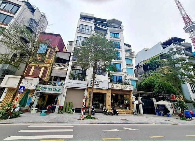 HOT cho thuê nhà Mặt Phố NGUYỄN ĐÌNH CHIỂU, 60MX5M Mặt Tiền.