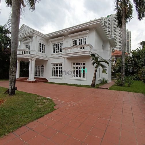 ? Cho thuê nhà rộng 1300m2, có hồ bơi sân vườn tại Thảo Điền Quận 2