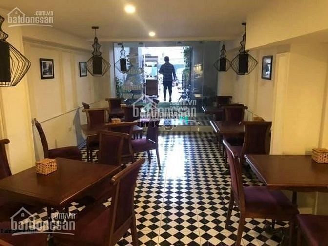 Cần cho thuê nhà mặt phố Ô Chợ Dừa , Đống Đa , Hà Nội .