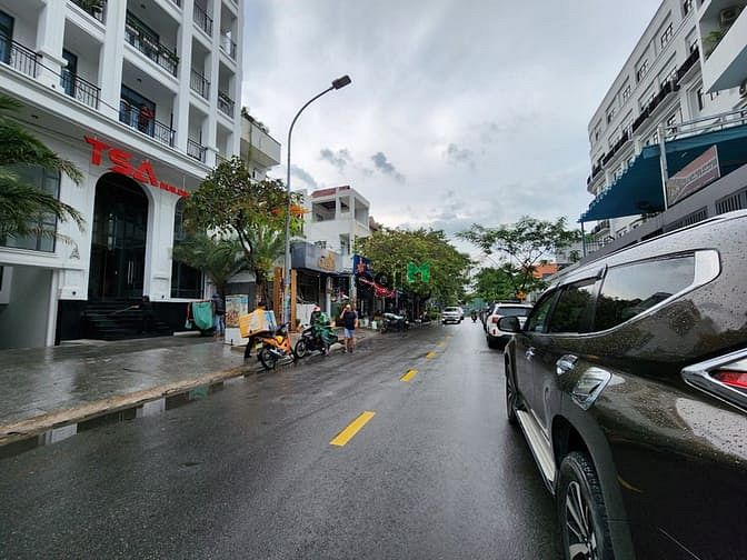 Bán nhà Nguyễn Trãi, Quận 1. ngang 13m. DTCN 180m2. vuông vức. giá 37t