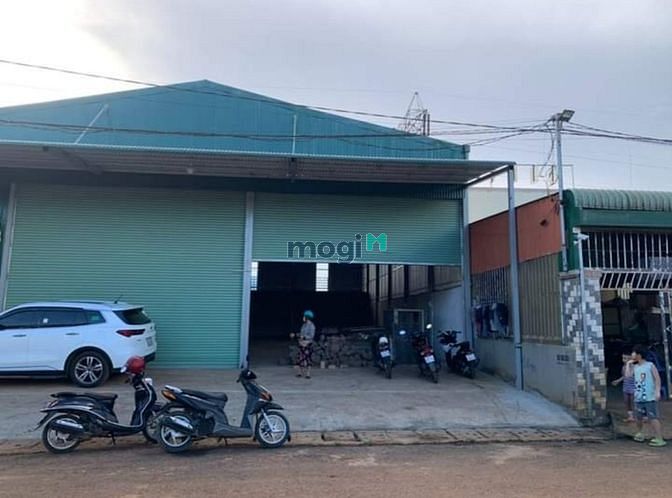 Cho thuê kho 500m2 vị trí trung tâm thị trấn Liên Nghĩa
