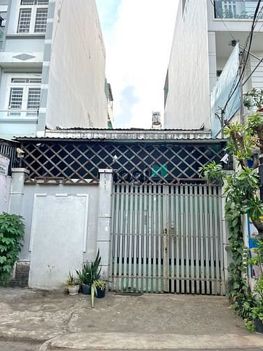Nhà giá tốt MT hẻm 704 Hương Lộ 2, dt 5 x 22m, cấp 4, Giá: 6.1 tỷ.