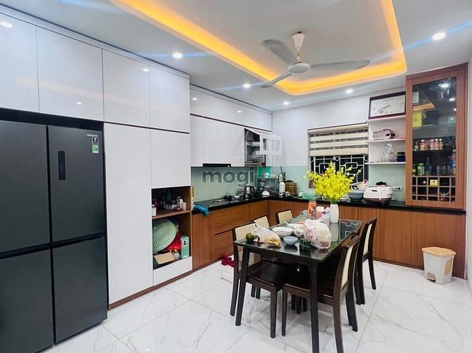 Bán nhà Tôn Đức Thắng, Đống Đa, Ở Ngay, 40m2 6 Tầng, Giá 4.5 Tỷ