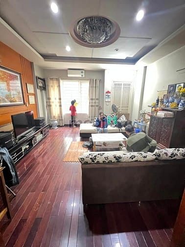 Mặt ngõ ôtô tránh 2 thoáng phố Nguyễn Chí Thanh 85m 5T MT5m giá 26 tỷ.