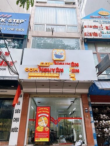 Cho thuê nhà nguyên căn mặt tiền đường Nguyễn Chí Thanh, Phường 3, Q10