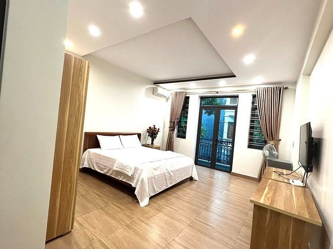 Cho thuê nhà Văn Cao mới xây đẹp, full nội thất tiện nghi: 4-6 phòng