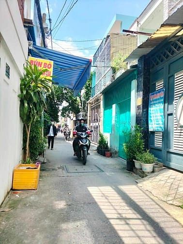 TÂN PHÚ – NGAY ĐH CÔNG THƯƠNG- Hẻm xe hơi thôn - 4m x 16m - 2 tầng 3PN