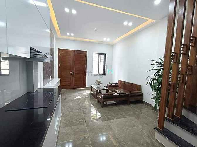 Mới đẹp - Full nội thất - Sân để xe - 370 Nguyễn Văn Cừ - 30m2 x 5T