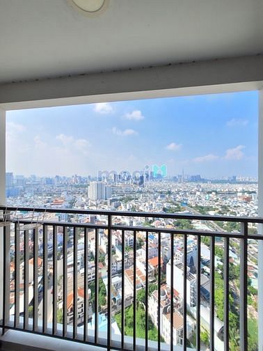 Cần tiền bán căn hộ SunriseCityview 3PN-2WC 105m2 lầu trung GIÁ 4.8 tỷ