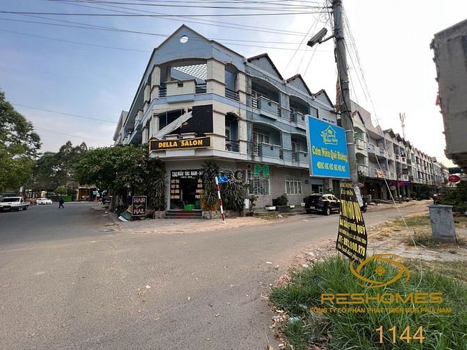 Cho thuê lô đất thổ cư cư góc 2 mặt tiền, khu dân cư Bửu Long