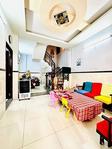 Nhà HXH Phan Đăng Lưu, p5, PN, ngang rộng, tặng NT, 55m2, 7.6 tỷ