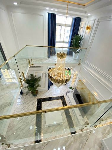 cần bán căn penthouse sky garden  dt 258m2, sân vườn rộng giá 9.5 tỷ