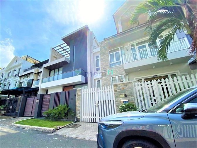 Bán căn Biệt thự vườn Nam thiên ngay phú mỹ hưng giá rẻ nhất khu vực