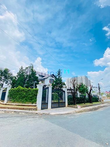 Chủ thân gửi em Nhi lô KDC Bách Khoa 231m2 giá 11 tỷ 550 sổ đỏ nhé ạ