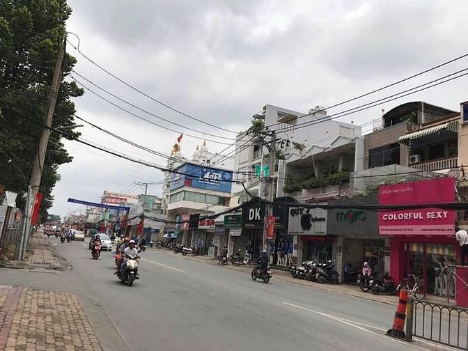 MT Lê Văn Sỹ  Phú Nhuận cho thuê 75 tr, dt 6.5x15, trống suốt
