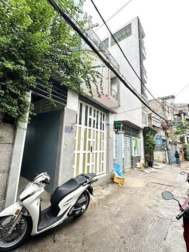 Bán CHDV Bạch Đằng, Bình Thạnh, 128m², 5 Tầng, 14 phòng, DT 800tr/năm