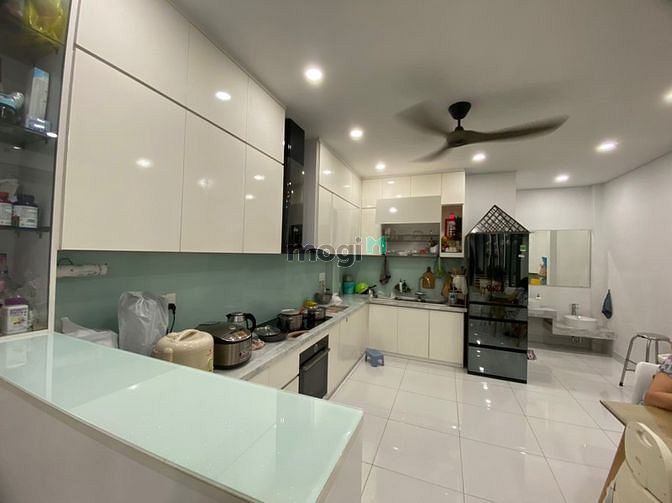 Nhà mới đẹp 4 tầng, hẻm xe tải Lê Văn Sỹ, mở quán cafe, spa, shop, ở