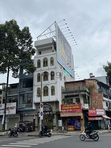*Cho Thuê Tòa Nhà ngay Góc Đường 3 tháng 2_ Lê Hồng Phong_ quận 10