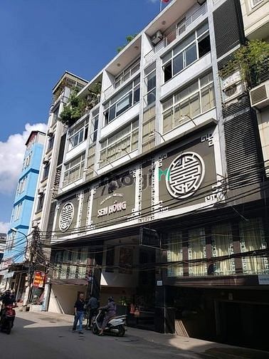 Cho thuê nhà MP Phó Đức Chính 450m2 MT20m.  KD mọi loại hình