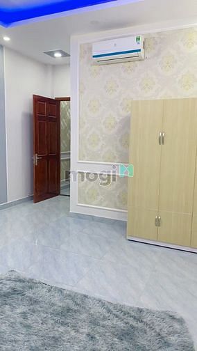 Phòng full nội thất , khu an ninh camera 24/7 , chủ dễ chịu