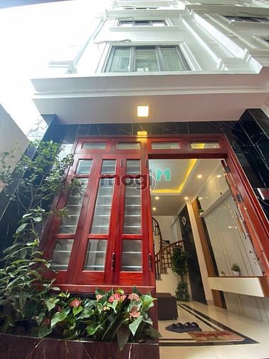 Bán nhà Tư Đình Long Biên 35m2 5 tầng full nội thất xịn giá 3,7 tỷ
