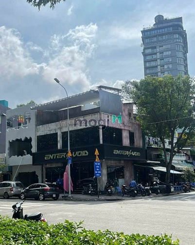 Cho thuê PUB góc 2MT Phạm Ngũ Lão Q1. Dt 10x10m. KC: Trệt 1 lầu ST