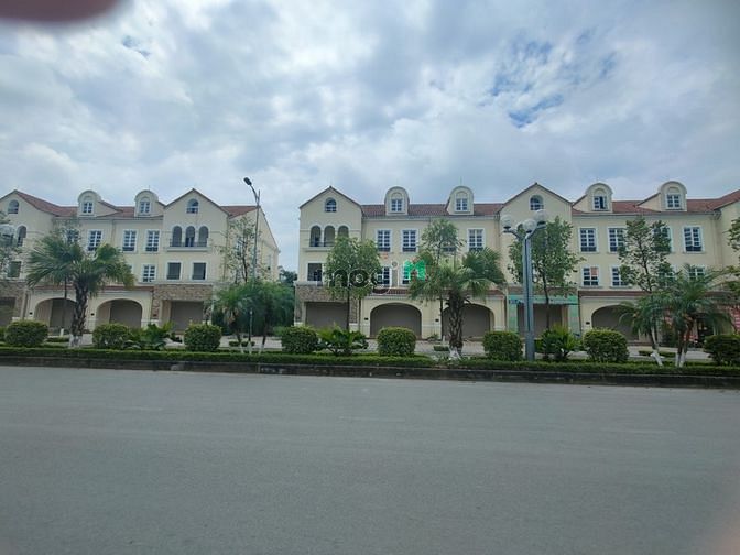 Cho thuê biệt thự Nam An Khánh DT 290m2, 3 tầng hoàn hiện mặt ngoài