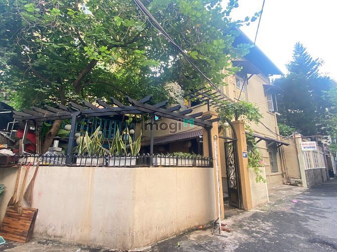 Bán nhà biệt thự 46-TER Võ Thị Sáu, Quận 3. DT 15x20, trệt 1 lầu