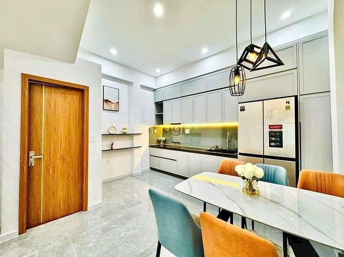 HOT ! Bán nhà ngay Hàng Xanh, 4 Tầng 50m2 (4m x 13m), 4PN, chỉ 7.15 tỷ