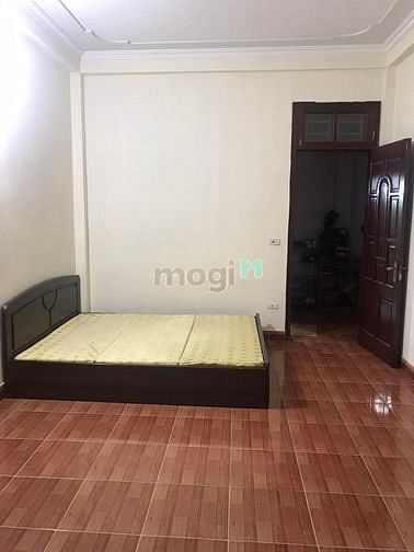Cho thuê phòng 23m² phố Tôn Thất Tùng