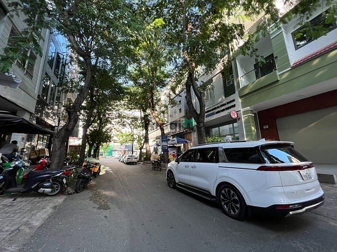 Nhà phố kinh doanh có 9 phòng khu phố Hàn, Phú Mỹ Hưng giá bán tốt