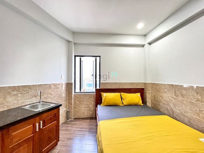 Phòng đẹp mới xây 100% cửa sổ ban công thoáng mát có thang máy giờ tự