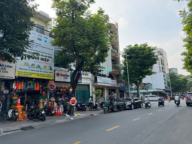 Mặt Tiền Vip Ký Con Q1 Dt 4,5 x 20m 3 Tầng chỉ 59 tỷ gần Chợ Bến Thành