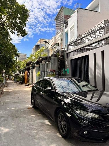 Tp. Thủ Đức chủ định cư cần bán gấp biệt thự mini view sông.